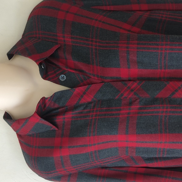 Cabi Cunningham Popover Top - Picture 9 of 15